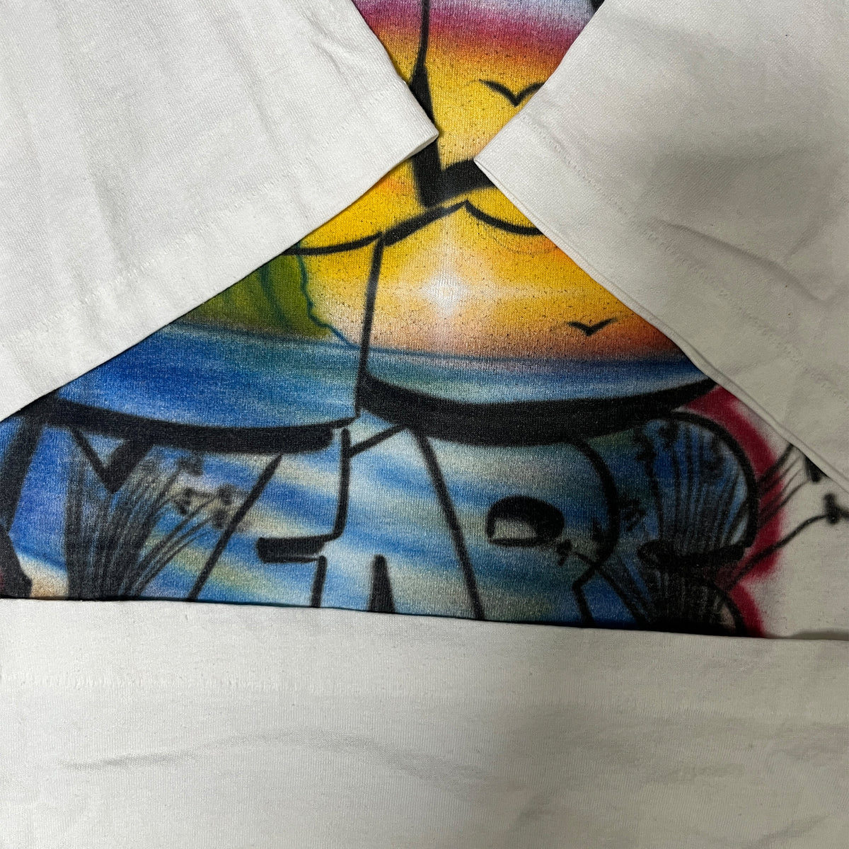◾️90s 25years Graffiti Beach T-Shirt Fruit of the loom