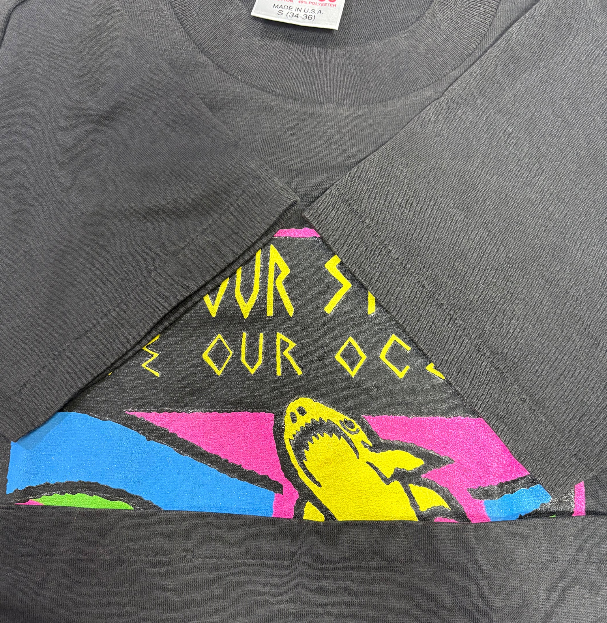◾️90s Save our Sharks shirt