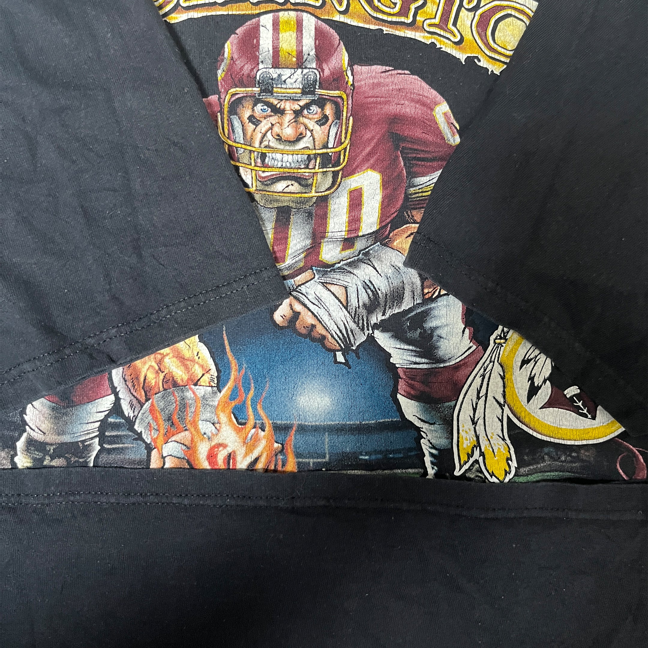 ◾️00s NFL Washington Redskins Flaming Football Graphic T-Shirt